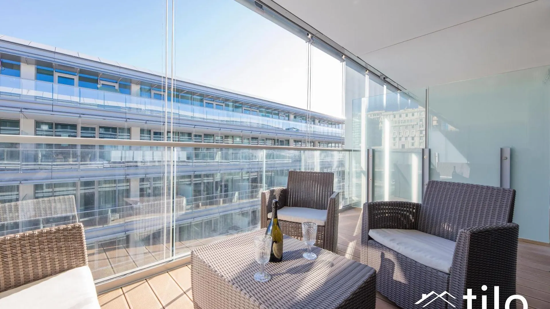 Waterfront Luxury Studio, Free Parking, Ac, Netflix & Wifi By Tilo Lux Genoa