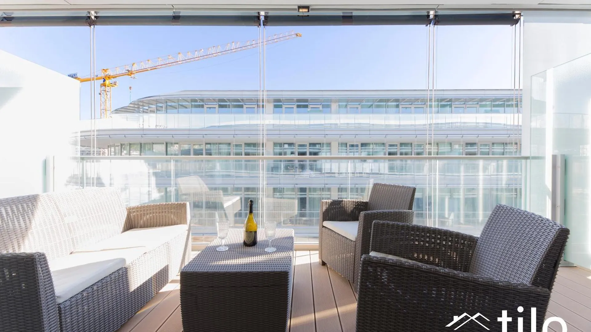 Waterfront Luxury Studio, Free Parking, Ac, Netflix & Wifi By Tilo Lux Genoa